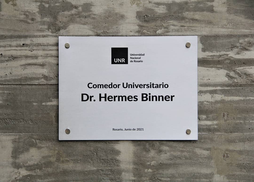 MNR_Nacional's tweet photo. DOCTOR HONORIS CAUSA 
El pasado miércoles la Universidad Nacional de Rosario, a propuesta de les compañeros del MNR, reconoció a Hermes Binner como Doctor Honoris Causa y denominando al Comedor Universitario del Área Salud con su nombre. https://t.co/wd2LsG4xlM
