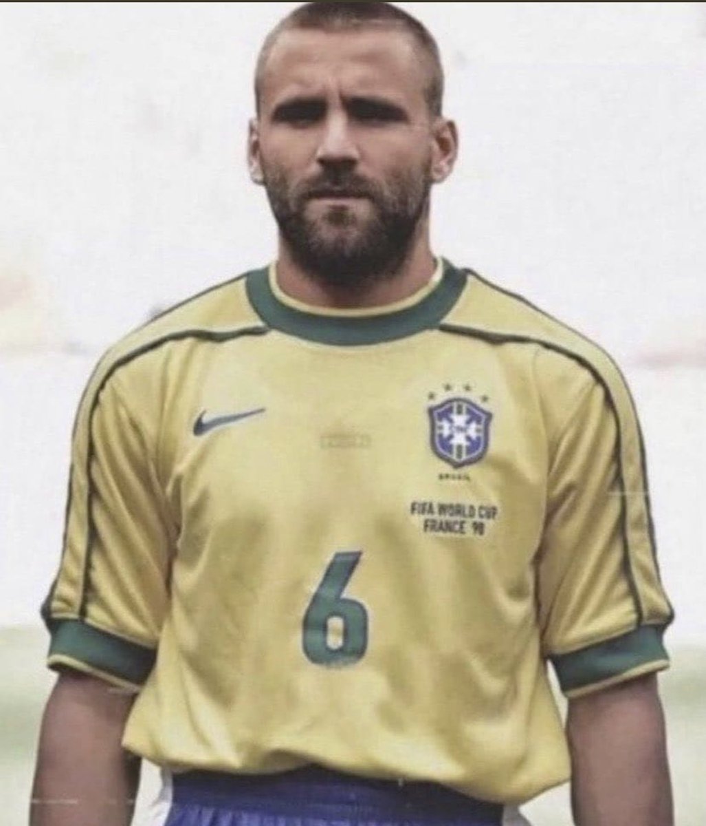 Castro1021's tweet photo. This man is unreal.

Luke Shaw is carrying his nation to the semi final. 😍 https://t.co/LKxt4FZg5G