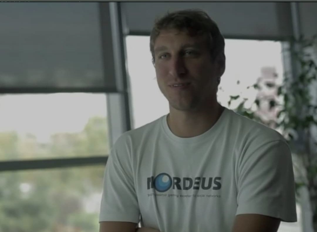 E5ZcAk8WQAIivGN?format=jpg&name=medium