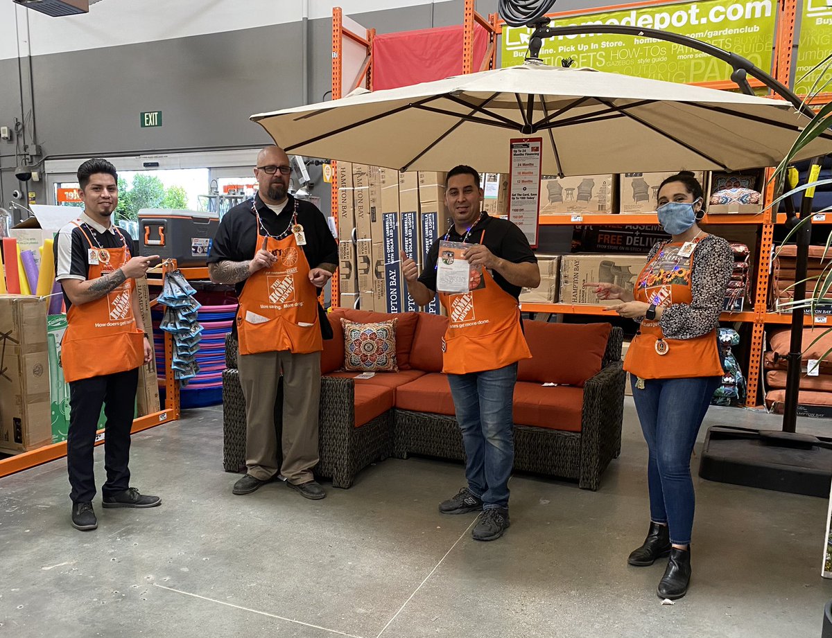Recognizing Mario D23 DH for his outstanding leadership across all parts of the building and living all core values every day he is here. Thank you Mario! @HDLMPerez <a href="/MattO_HD6646/">Matthew Ohrberg</a> <a href="/MelinaKalhor/">Melina Kalhor</a> <a href="/Elliottwakeman3/">Elliottwakeman</a> <a href="/Steven_Mousseau/">Steven Mousseau</a> @downeypackerfan