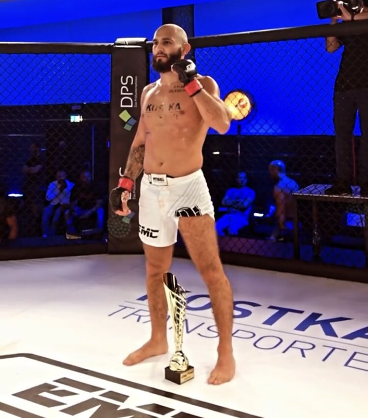 armenia__mma's tweet photo. Armen Stepanyan (7-4) wins Alex Quilez (8-7) by submission in the 1nd round and makes his debut in EMC
#Armen #Stepanyan #EMC #EMC7 #Armenia #Armenia_mma https://t.co/2MO4RO8dvZ