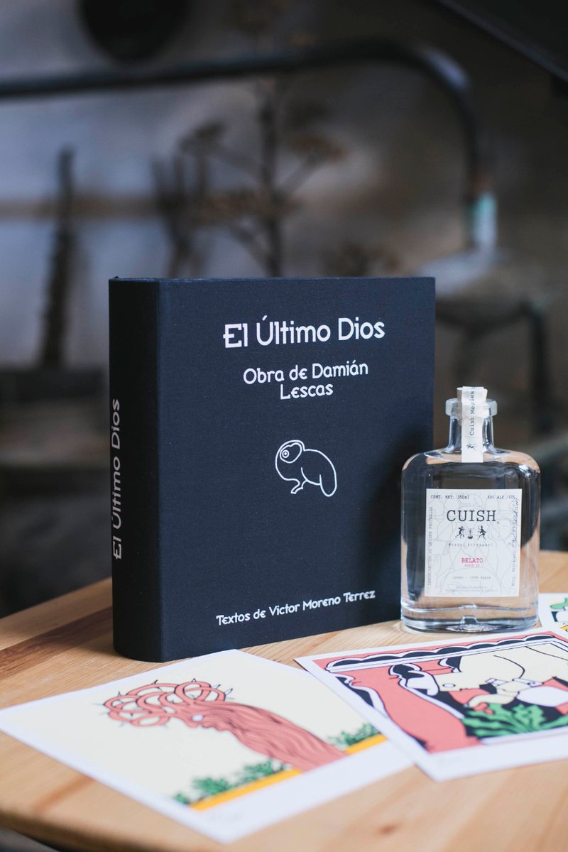 Dr_Dive's tweet photo. Solo quedan 3 ediciones especiales de la obra #ElUltimoDios incluye caja conmemorativa, 5 serigrafías originales del artista Damián Lescas, botella y copas mezcal artesanales, mezcal artesanal #Cuish #Belató. Informes @tallolescas https://t.co/PrKGOfJSel