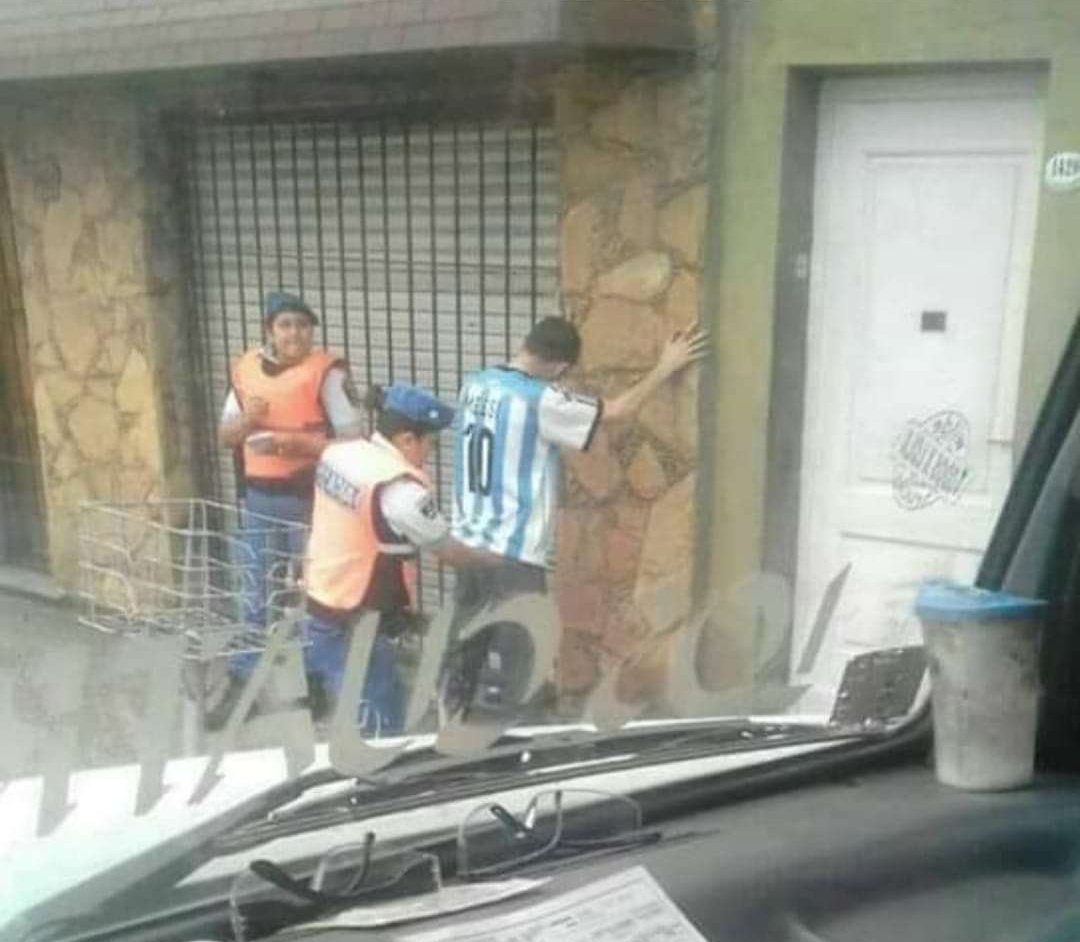 Lauti_ese's tweet image. Cagamo
No juega messi