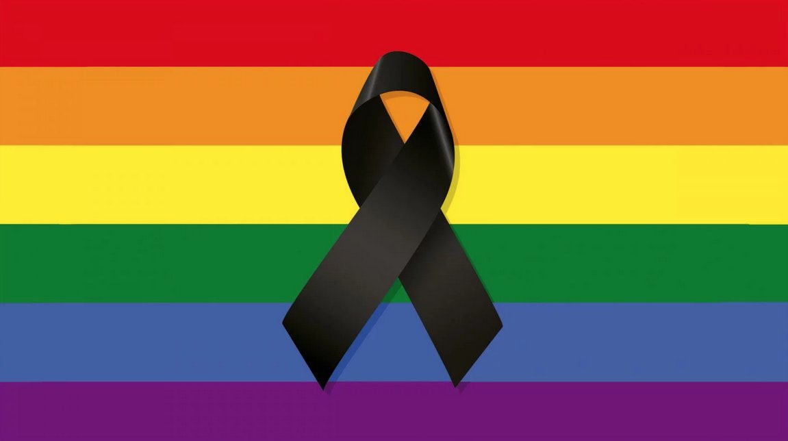 lutrenor's tweet photo. ASESINAN de una paliza a un joven de 24 años en A Coruña al grito de maricón. 
Nos siguen matando aquí en España, pero unos dirán que somos un lobby en busca de adoctrinar o que ya tenemos todo, nada más lejos. El odio hay que pararlo YA.
 #StopLgtbifobia  #StopFascismo 🏳️‍🌈🏴 https://t.co/EmJELApCus