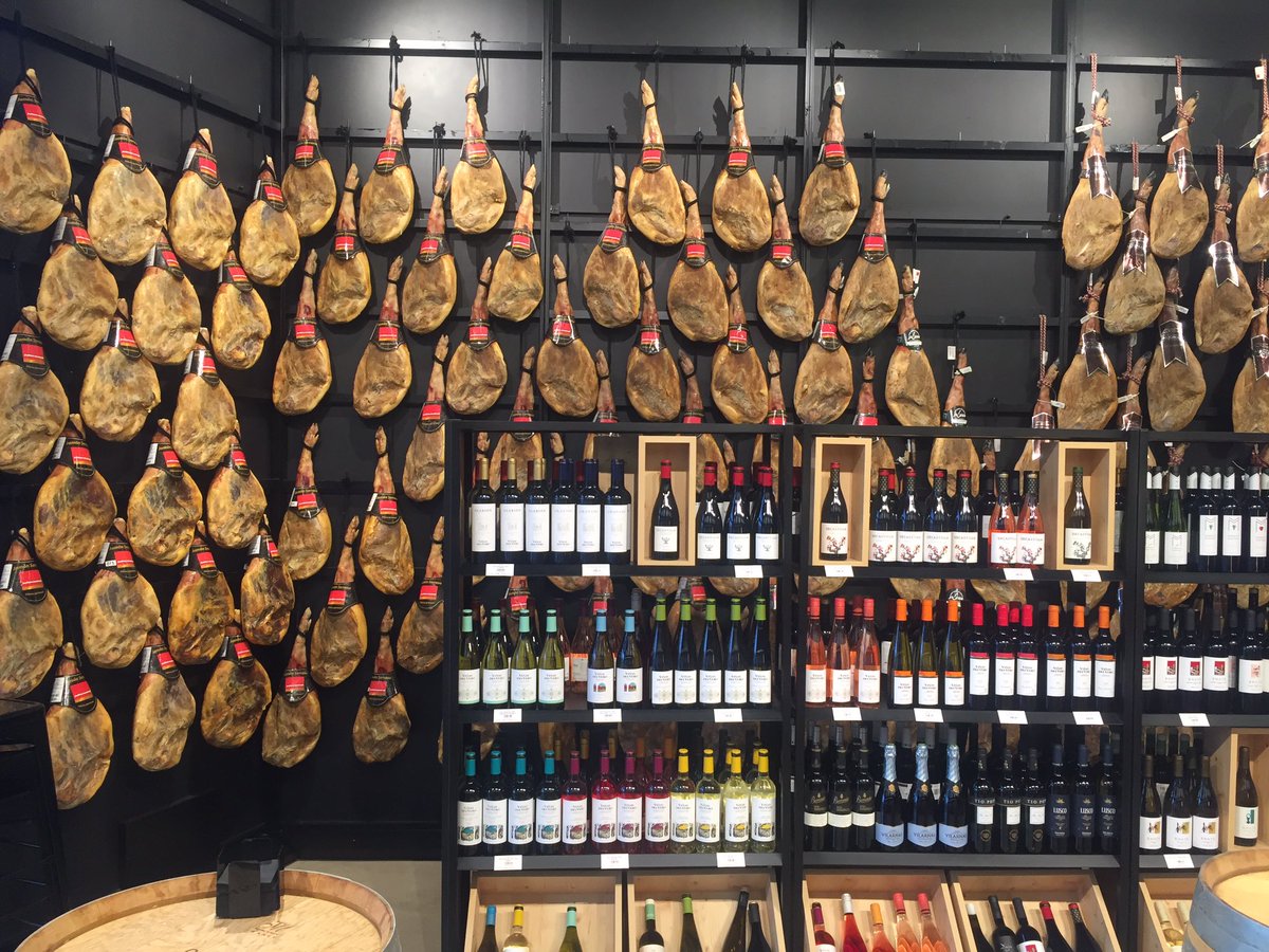 Un lujo poder realizar la cena del congreso en la tienda Julián Mairal en Barbastro.

¡Os la recomendamos!