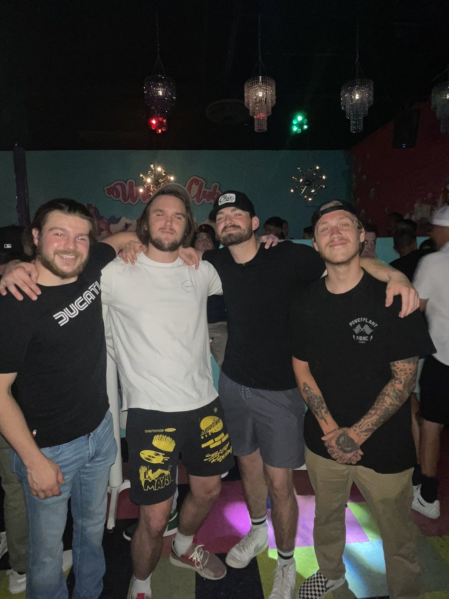 vsvpbrocky's tweet image. only solid picture taken last night 😪