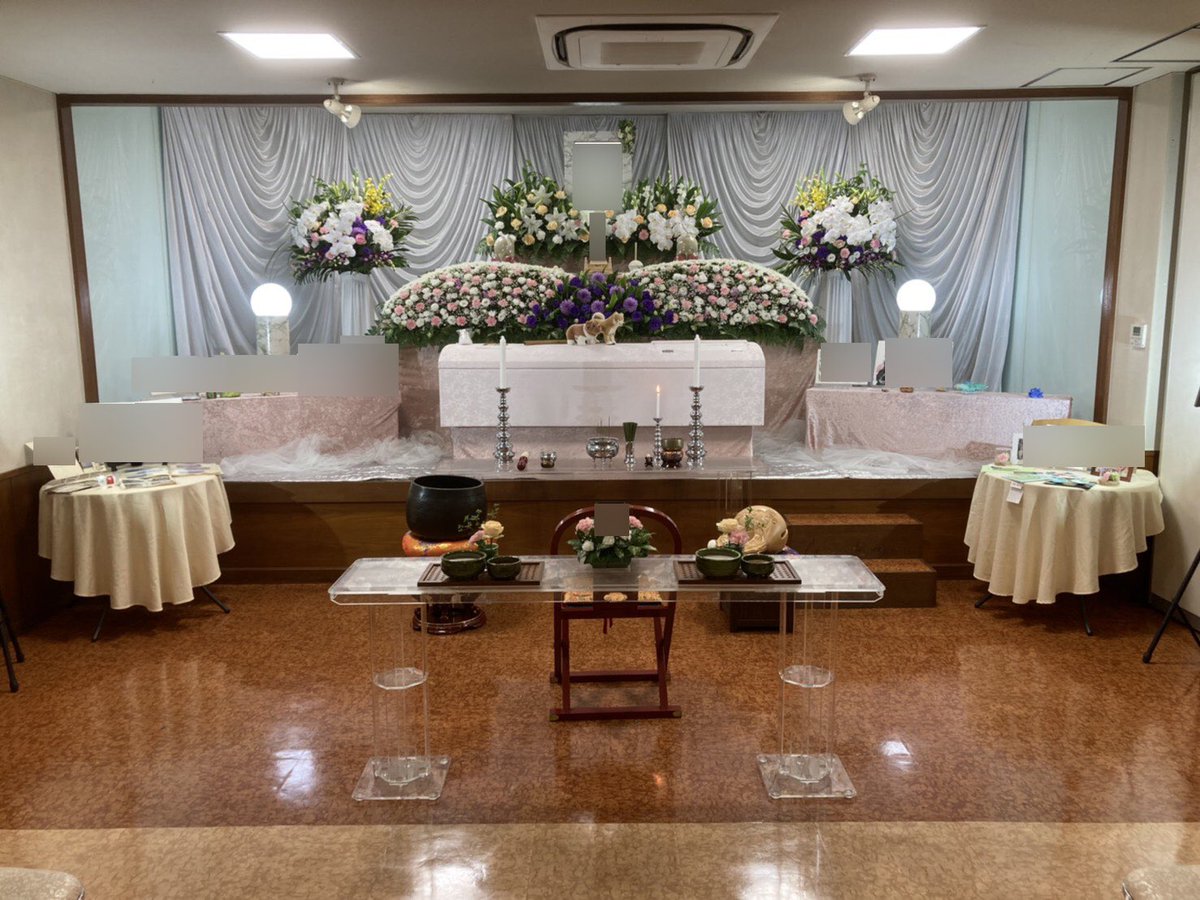 安心価格宣言！！
花家族の株式会社えにしです。事前相談・事前見積強化中！
お気軽にお問い合わせください！一都三県対応!  (link: enisi.co.jp) enisi.co.jp                                      
本日の施行風景  目黒区 羅漢会館です。