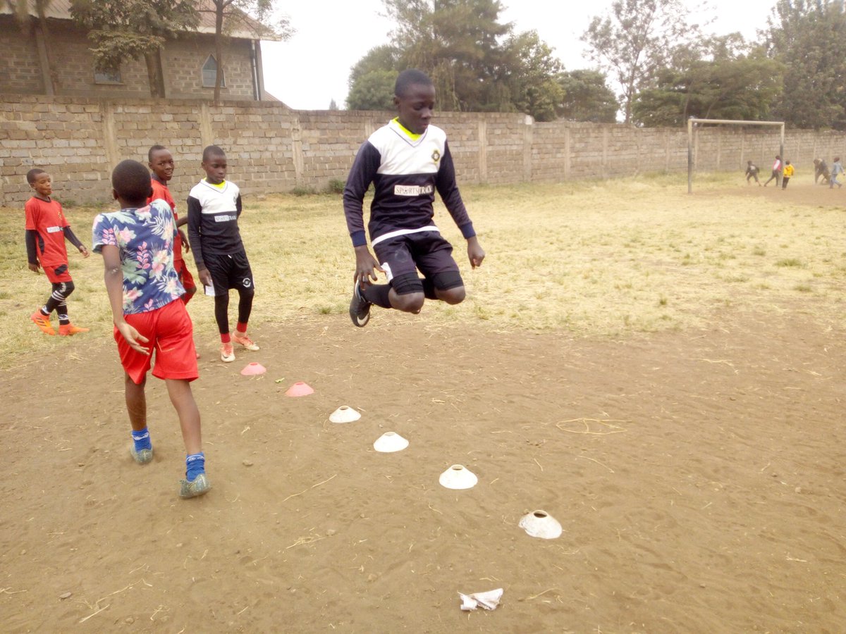 YoungUnitedFc1's tweet image. Gallery; Junior teams training today.

Getting ready for friendly matches next weekend.

#wearedevelopment