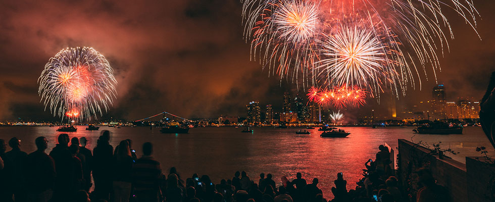 The Big Bay Boom fireworks show is displayed from Four barges on San Diego Bay at 9 PM. Learn where to take your lawn chair or boat to watch the show! 🇺🇸
bit.ly/2ThyaV7