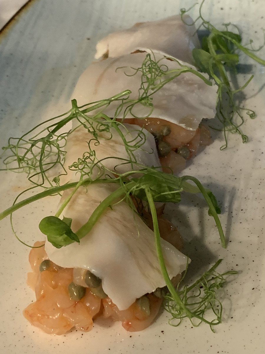 Tartar de quisquilla con alcaparras y velo de chato murciano. En Alboroque de <a href="/barrigaverdebar/">Barrigaverde</a>, en Águilas