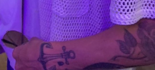 MysunflowerLou's tweet image. Harry Edward Styles, detalles✨
