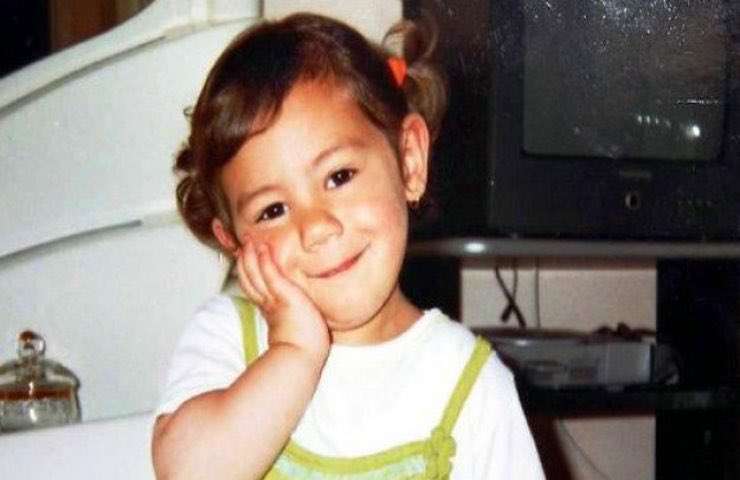 annamuscaa's tweet photo. Lo siento mucho por subir algo diferente pero esa niña fue raptada a los 4 años.Ustedes, pueden compartir esa publicación porfa? Ayudenos a encontrarla. ¡Su madre la ha estado buscando durante 17 años sin parar!Gracias!💜#DenisePipitone #OlgaAtiTeSobra https://t.co/5k8xLd9c61