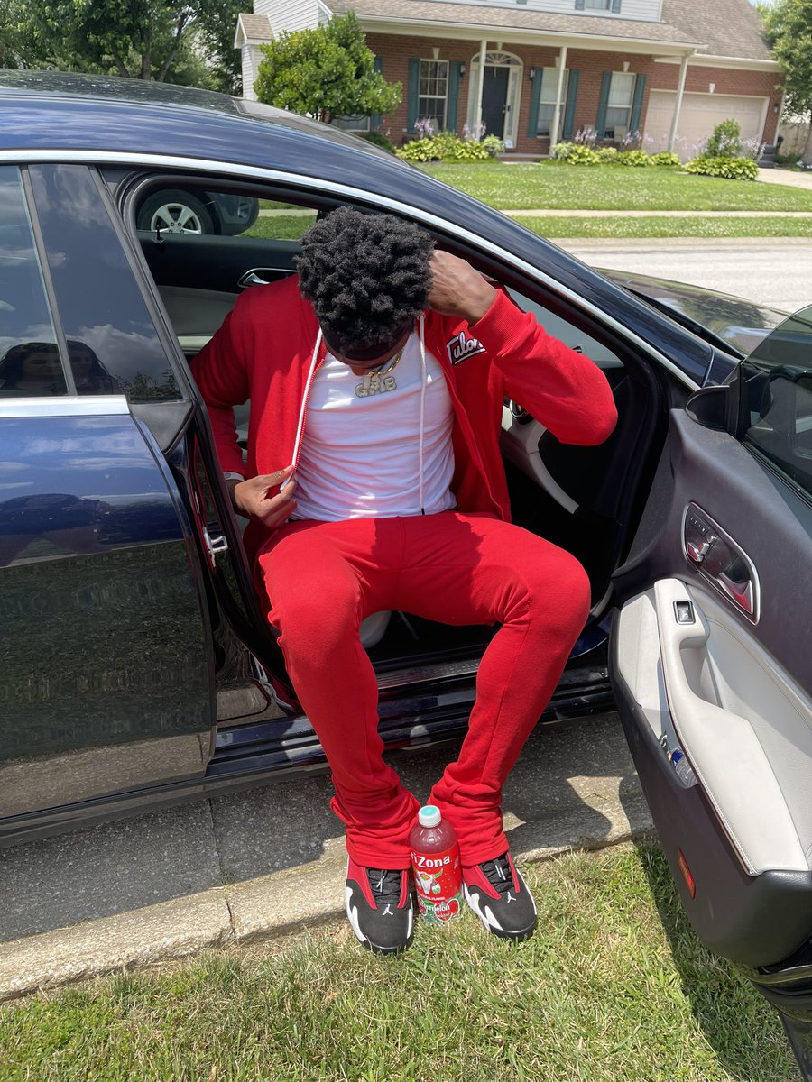 _thatbeanhead_'s tweet photo. We the ones who got the numbers, who put the city on
It's the middle of the summer, I got a hoodie on!!!!
๐ฏโค๏ธ๐ค๐ค๐ฅฐ๐คฉ
#EveryChanceIGet #LilBaby #DjKhaled #Tulones #Jordan14 #AirZona #Gucci #Yeezy #PoloUSA #Mila #Birthday #Lexington #July #Drip #OMS #GMB #GloTeam #GloComingSoon https://t.co/ArmBKtI7oy