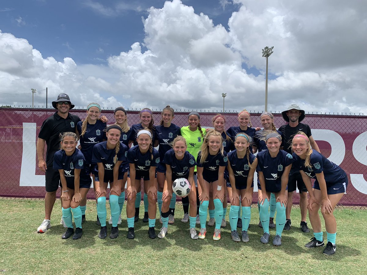 SLSGECNLGirls's tweet photo. The @SLSGECNLGirls u18/19 &amp; u17 groups wrapped up the season. It’s always hard to say goodbye to the seniors especially this class of 21’s❤️🤗. 02/03’s made history reaching the u18/19 @theECNL quarterfinal. 04’s were superb all week, capped off with a 1-0 win v @AvalancheSoccer https://t.co/9U26SS6OKc