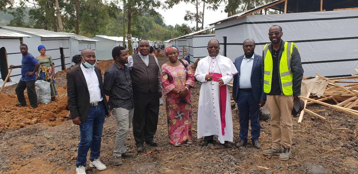adeleBazizane's tweet photo. Plusieurs jeunes de la paroisse sainte Thérèse de l enfant Jésus de Kanyaruchinya viennent de recevoir leur confirmation par l Évêque Willy Ngumbi.Apres la messe nous avons visité avec l Évêque, le site qui va recevoir les sinistrés  de l éruption du volcan nyiragongo https://t.co/M0nt1GPkX6