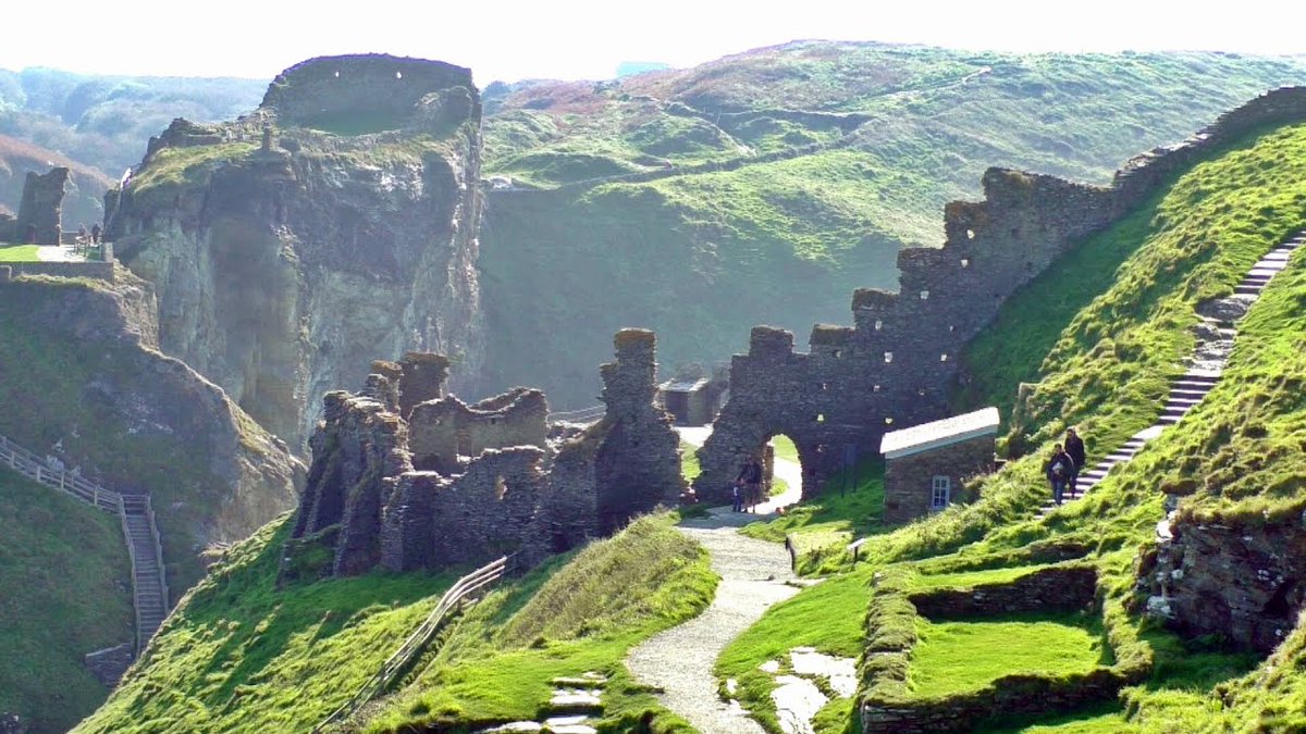 CastleRealtor's tweet image. Tintagel Castle

Location: UK
Built: 13th Century
Price: A gun and a cannoli

This airy and spacious property has been linked to the birthplace of King Arthur. While the castle itself is a bit of a fixer-upper, the views of the Cornish coast are spellbinding. 
#castles #travel
