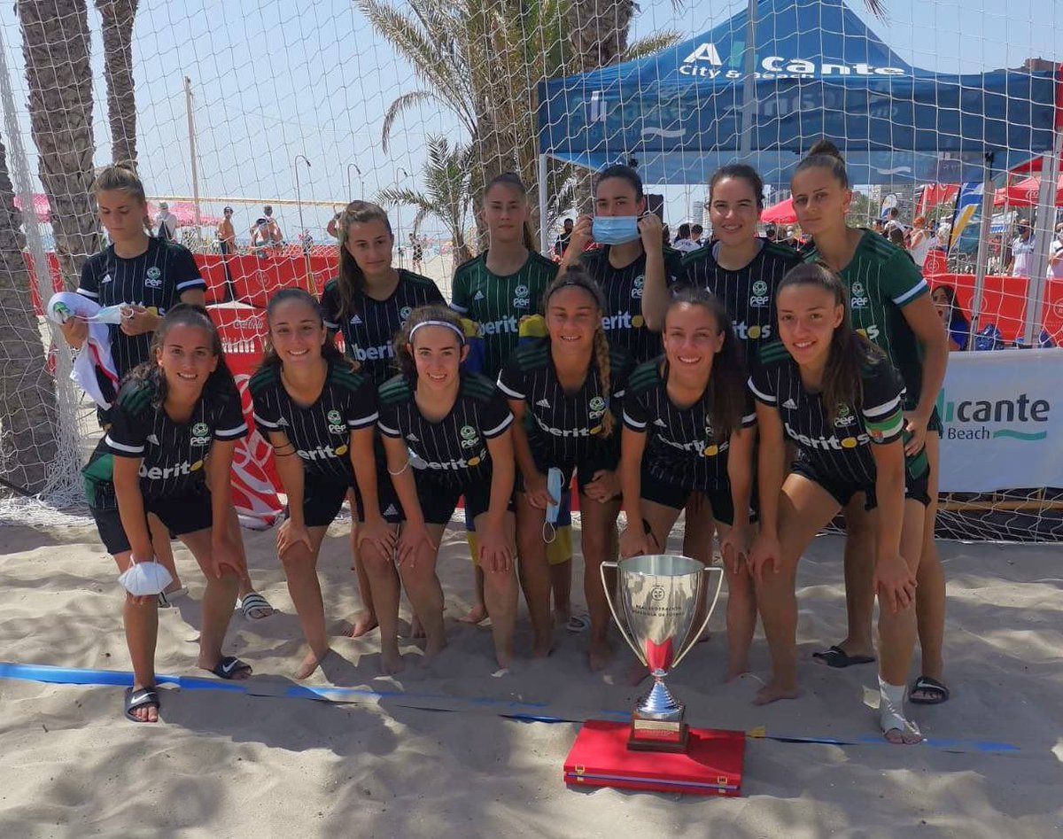 pjparejo's tweet photo. La dombenitense #MariaAlvarez se proclamó ayer Subcampeona de España con la Selección Extremeña Sub19 de Fútbol Playa… Felicidades!!! https://t.co/inqUFuK5un