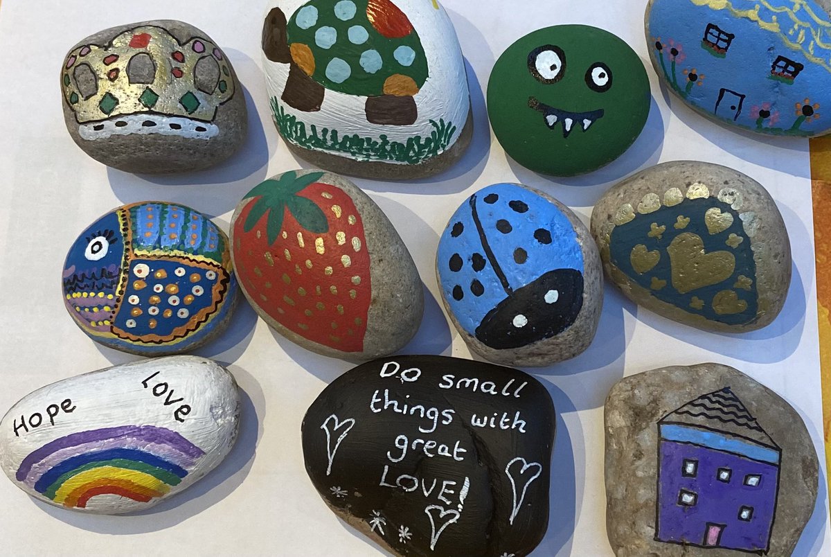 LeedsTangle's tweet photo. @MarkLaveryYEP Leeds Tangle have been painting stones for a pebble trail for children- ready for the holidays! We are laying the trail next Sunday. Interested? #tangentclubs #dosomethingdifferent #tangentactsofkindness https://t.co/s5y2mkylj0
