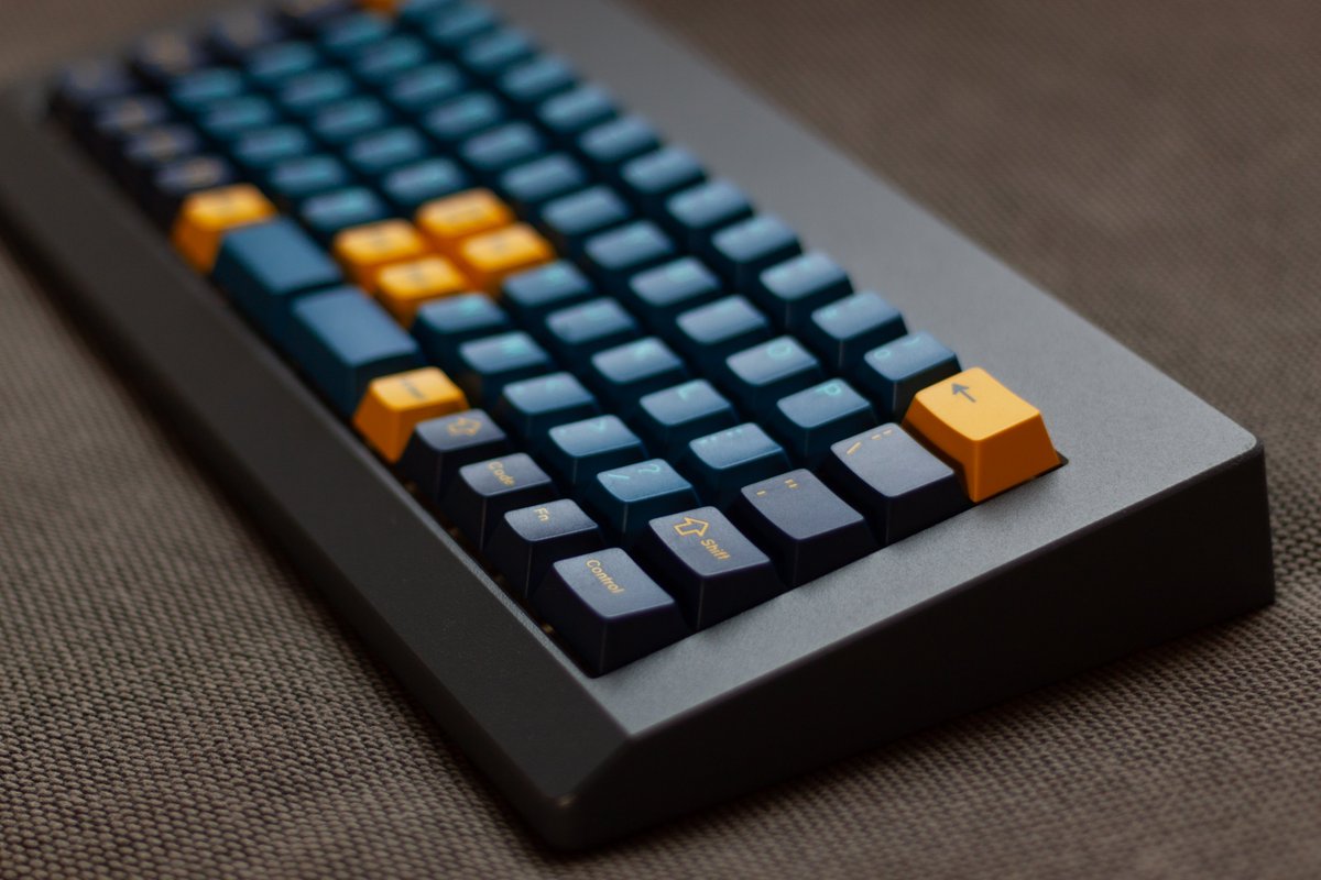 Keyboard: Bezel
Keycap: GMK Nautilus
#KEEB_PD #KEEB_PD_R52