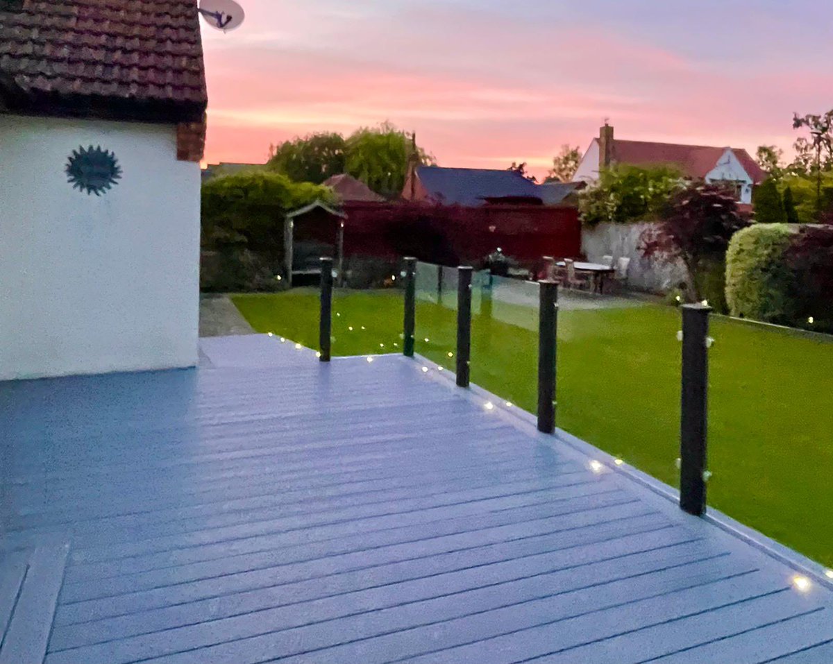 HeritageDecking's tweet image. ☀️ Out with the old … in with the new ! Grey is the way and we must admit this new decking install with ramp , glass balustrades and LED lighting looks stunning !
☀️Finished in our Heritage Decking deep embossed composite decking these before &amp;amp; after photos 😀