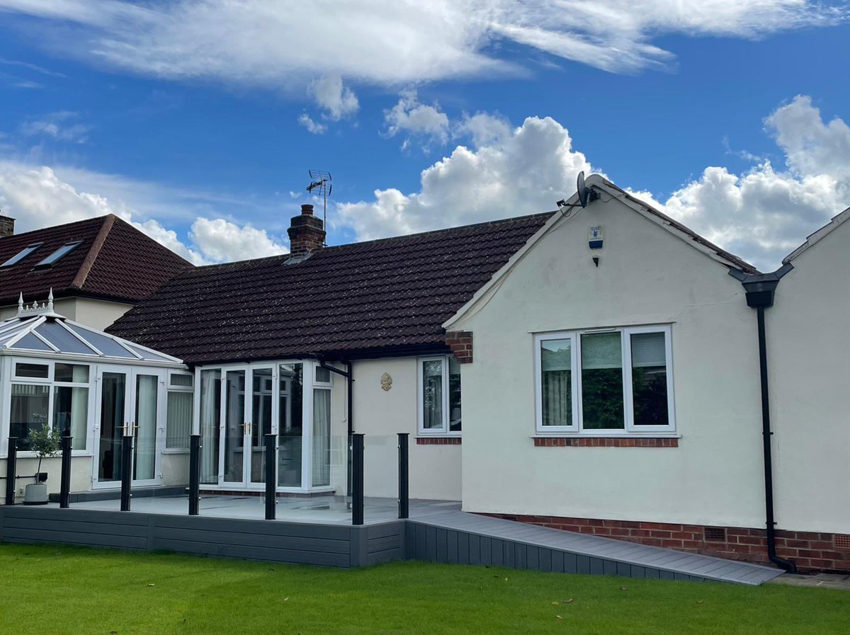 HeritageDecking's tweet image. ☀️ Out with the old … in with the new ! Grey is the way and we must admit this new decking install with ramp , glass balustrades and LED lighting looks stunning !
☀️Finished in our Heritage Decking deep embossed composite decking these before &amp;amp; after photos 😀