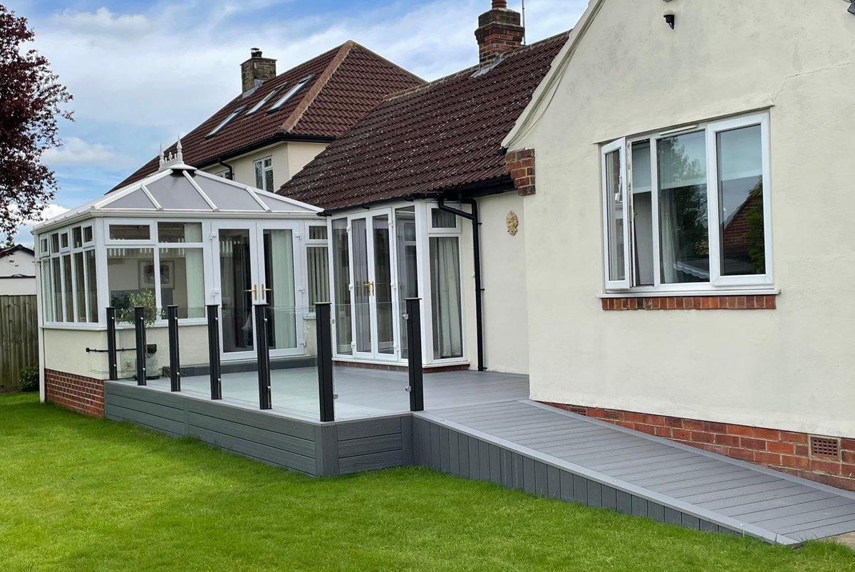 HeritageDecking's tweet image. ☀️ Out with the old … in with the new ! Grey is the way and we must admit this new decking install with ramp , glass balustrades and LED lighting looks stunning !
☀️Finished in our Heritage Decking deep embossed composite decking these before &amp;amp; after photos 😀