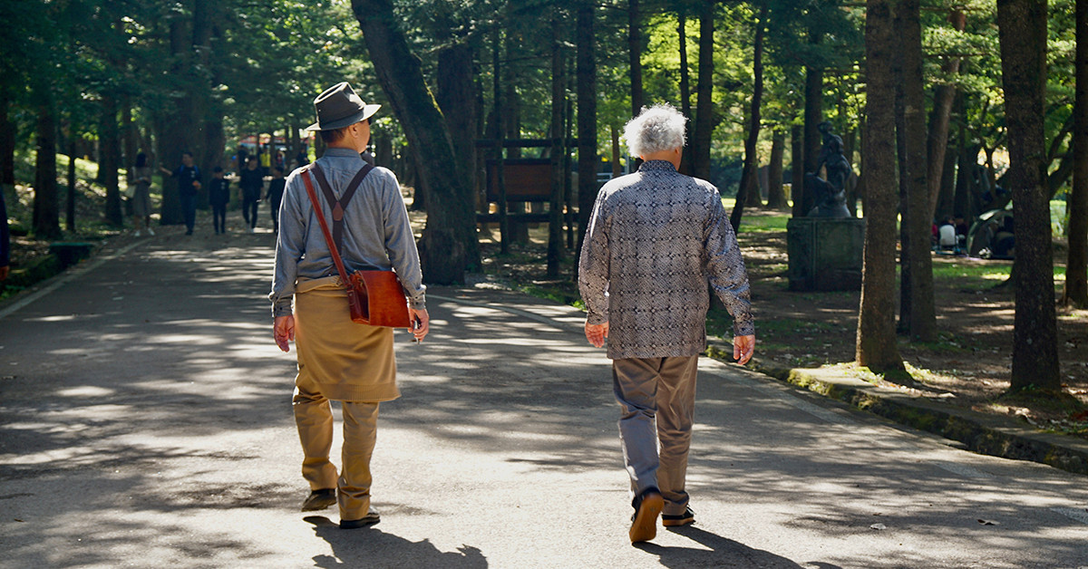 CaremarkSutton's tweet image. #Loneliness can affect everyone even as the pandemic restrictions come to an end. Today is #CheerUpTheLonelyDay, so why not call or send a message to someone who could use your company, spend the day with them, or even join our care team to provide #companionship? 😀