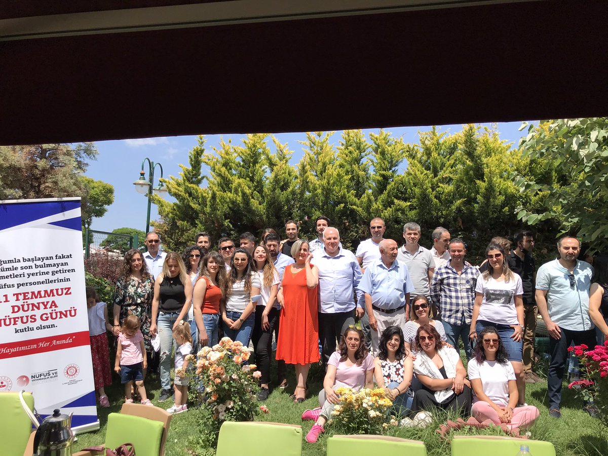 Emek, özveri, sevgi, birlik ve beraberliğin fotoğrafıdır. #11TemmuzDünyaNüfusGünü kutlu olsun. Bundan iyi nasıl olur #NüfusAilesi #HayatınızınHerAnında yanınızda #iyikinüfuscuyuz 
<a href="/sefikaygol/">Şefik AYGÖL</a> 
<a href="/turanyilmaz_/">Turan YILMAZ</a> 
<a href="/MustafaGungorlu/">Mustafa GÜNGÖRLÜ</a> 
<a href="/slhckm14/">Salih ÇAKMAK</a>