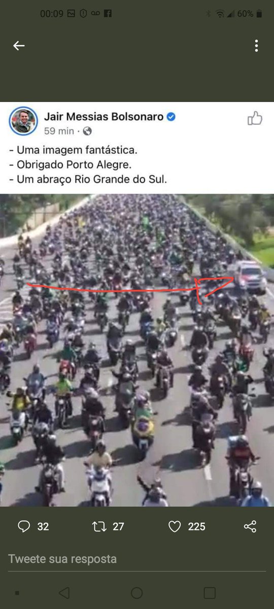 claudioespire's tweet photo. Mentira e Bolsonaro são irmãos siameses, agradecendo a Rio grande do sul , Viatura PM paulista.
Não adianta Bozo, só idiotas acreditam em você. https://t.co/xRWutjdiI1