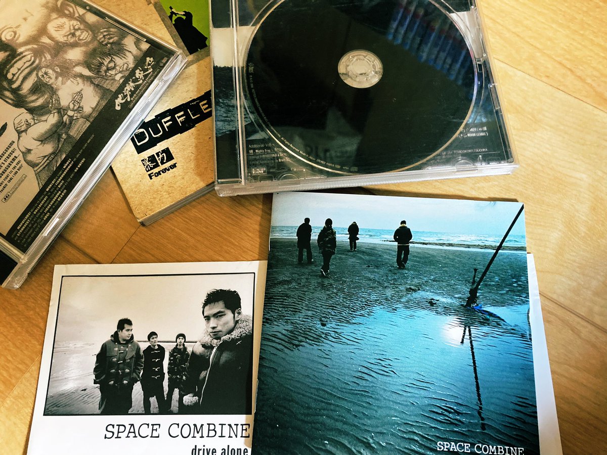 man7186san1's tweet photo. SPACECOMBINEの2枚目のアルバムの世界観が、今でもたまらなく好きなんだ。
ヨレたプラグが俺ぁ好きだね。
原油のドラム缶もサイコー。お茶にしよう
シケモクで一服つける。
#SPACECOMBINE
#drivealone
#ROTTENORANGE https://t.co/xdfOWwzuoQ