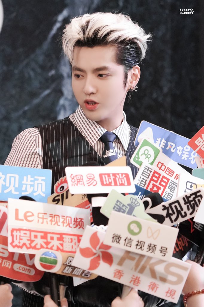 KrisBar_WuYiFan's tweet photo. 210711 Kris Wu @KrisWu at #LVMenFW21    Event in Shanghai ✨

Cr:AngryBirds_吴亦凡个站
#KrisWu ​​​#WuYiFan #KrisWuLVMenFW21 #KrisWuLouisVuitton https://t.co/Do3p1zdlD1