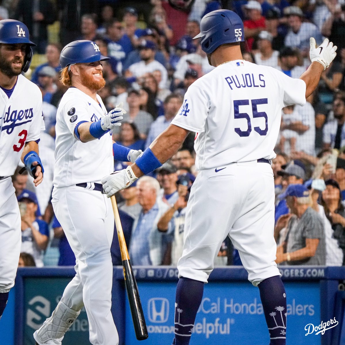 Los Angeles Dodgers on X: Hugs from Tío Albert.