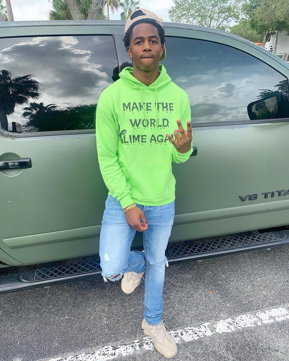 breadwinnersav3's tweet photo. You ain’t from Buffalo but you Billin 🔋 #CJWorld💚 https://t.co/m4FtDEX50i