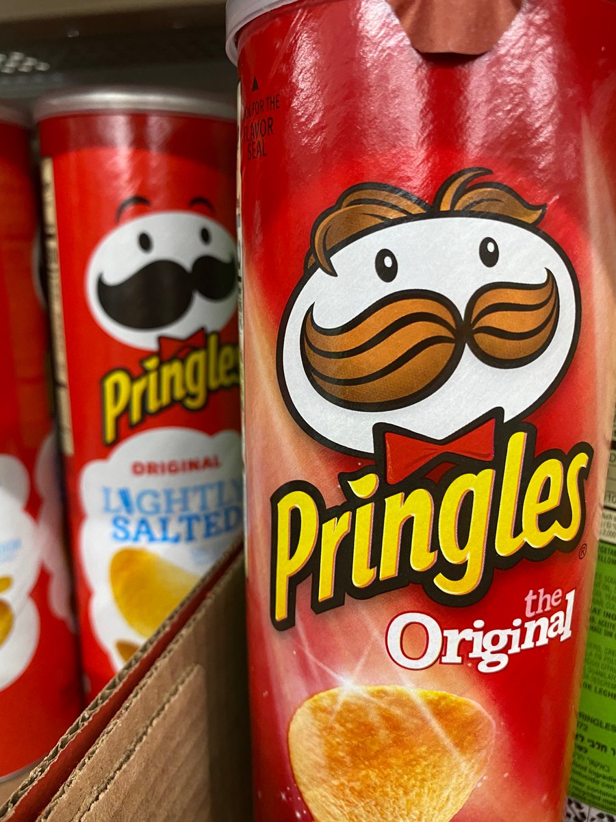 MassiveMedium's tweet image. “The oversimplified Pringles logo cans are trying to attack the original logo ones! That’s why they’re starting to be more common!”