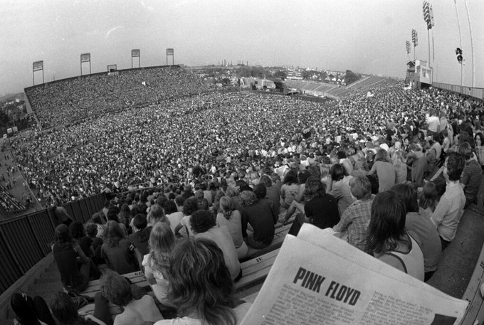 crockpics's tweet image. Crowd at a Pink Floyd concert in Canada, 1975