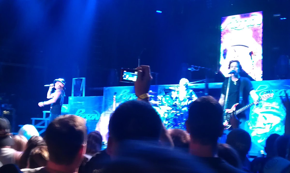 AJKuester's tweet photo. This day in #Poison and #DefLeppard history.  @jonathanhburke https://t.co/Iz4BeDEbmW
