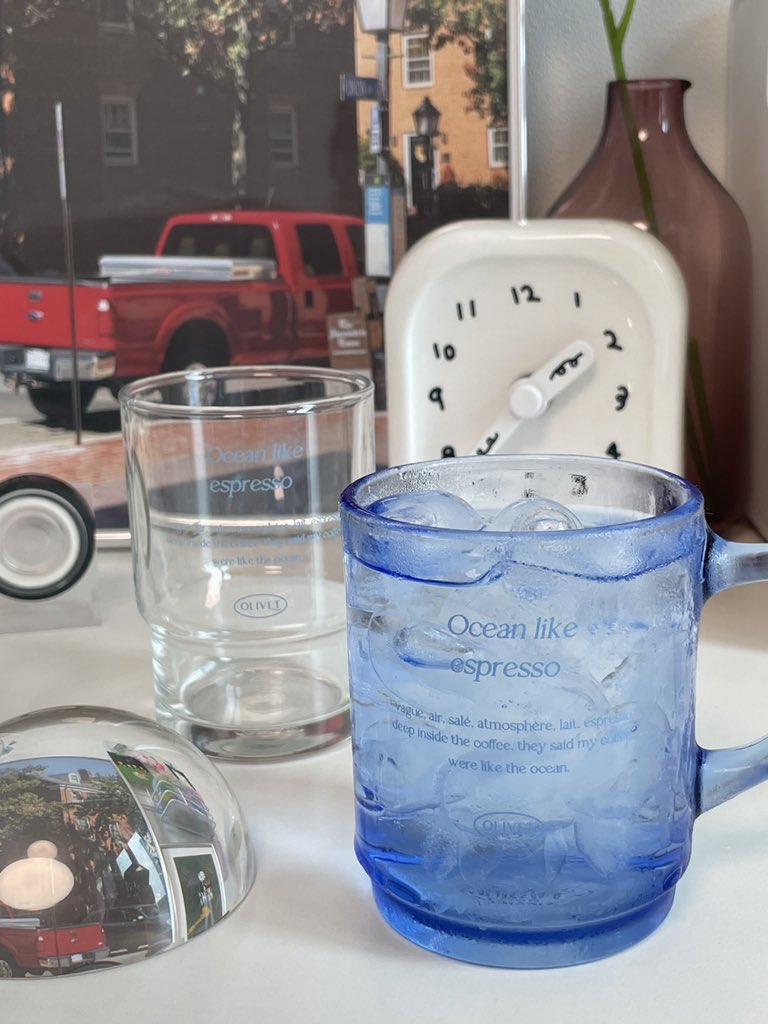 etre_du_soir's tweet photo. Olivet summer glass 🥂

#rt 추첨 한 분께 랜덤 컵 1개를 보내드립니다! 
주문 제작 상품으로 2-3주의 제작 기간이 있습니다 ✨

- picnic for my summer glass (280ml)
- ocean glass mug (260ml)
- how to make latte cup (340ml)

https://t.co/aelYUEqBtA https://t.co/7LPBIykpa5