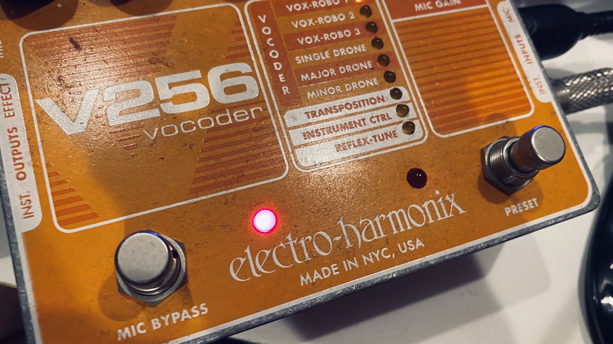 Wavemanparticle's tweet photo. 長いこと放置してた機材を引っ張り出してきた。
#V256vocoder
#electroharmonics https://t.co/ucSlJaWztr