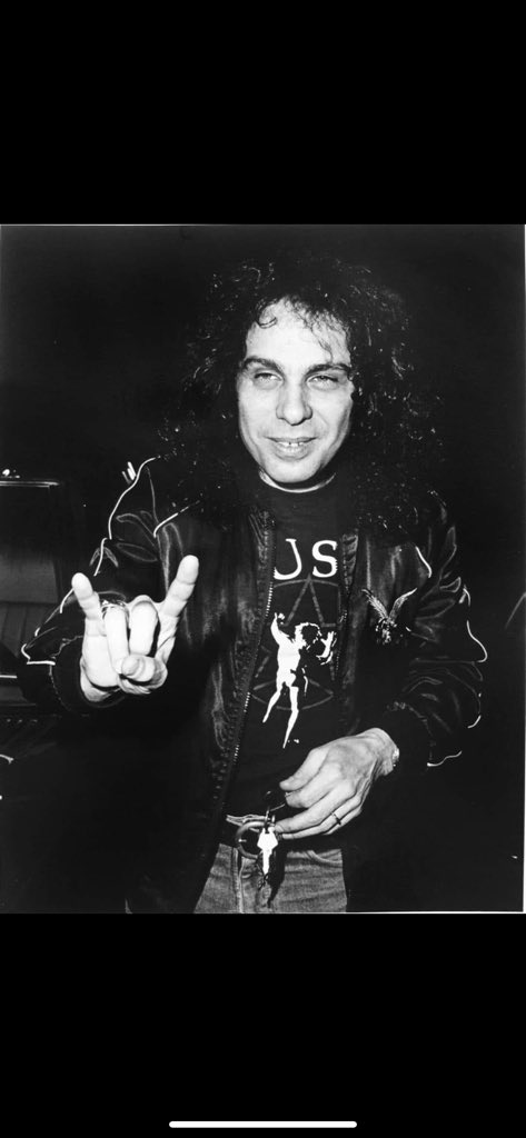  Happy birthday Ronnie James Dio Every song in this album rocks 