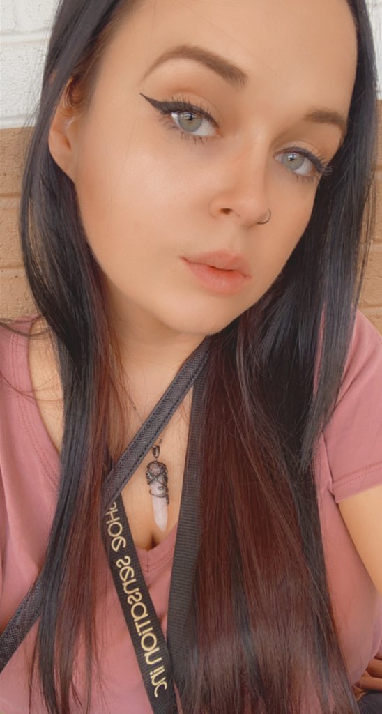 That vegan glow✨ 6 years vegan strong this month. 11.5 years meat free. 🌿

#VeganTwitter #Vegan #GuessMyAge #NoSeriouslyGuess