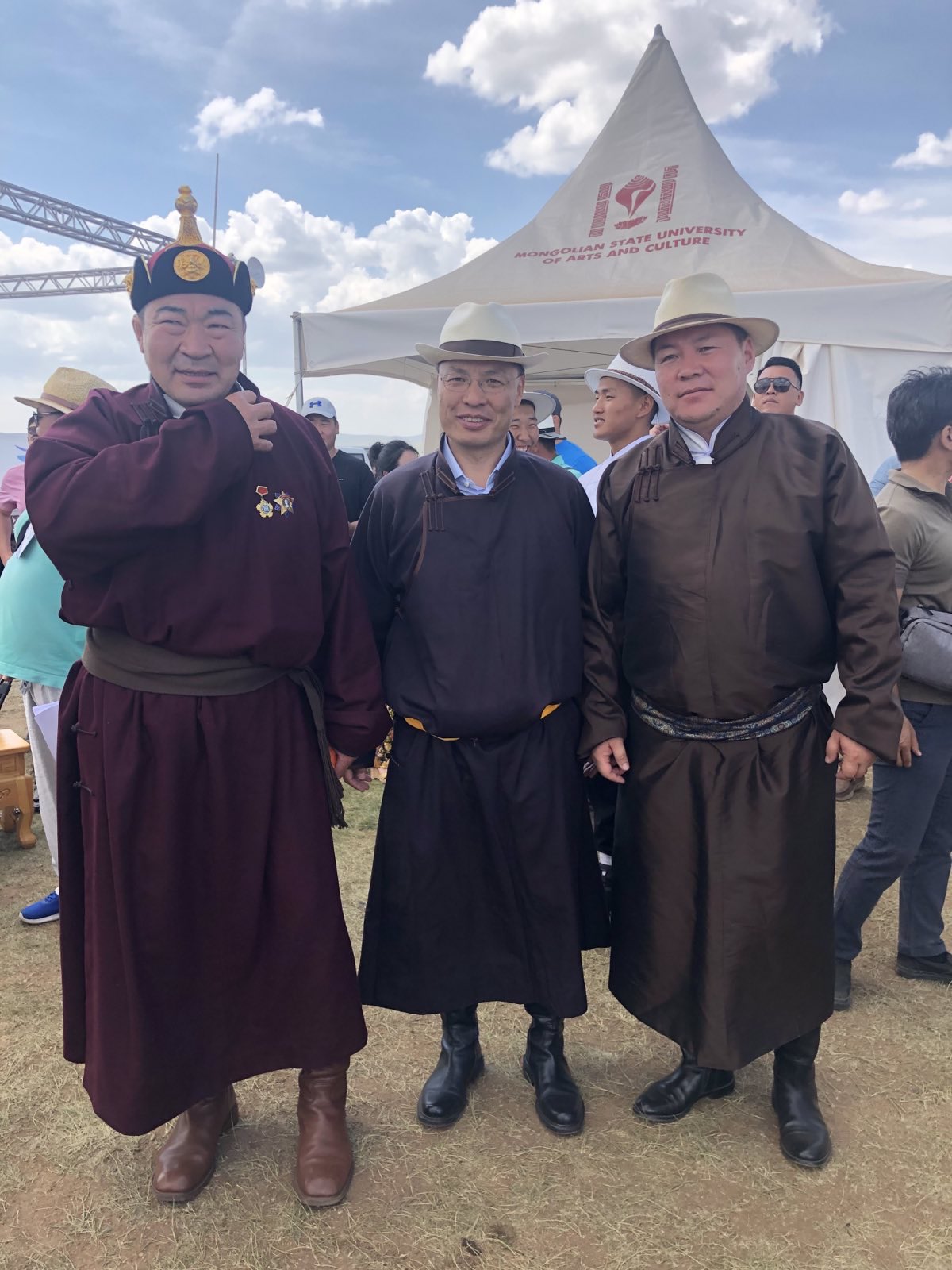 Chuluunbaatar Baz on Twitter: "Үндэсний их баяр, Ардын хувьсгалын 100 ...