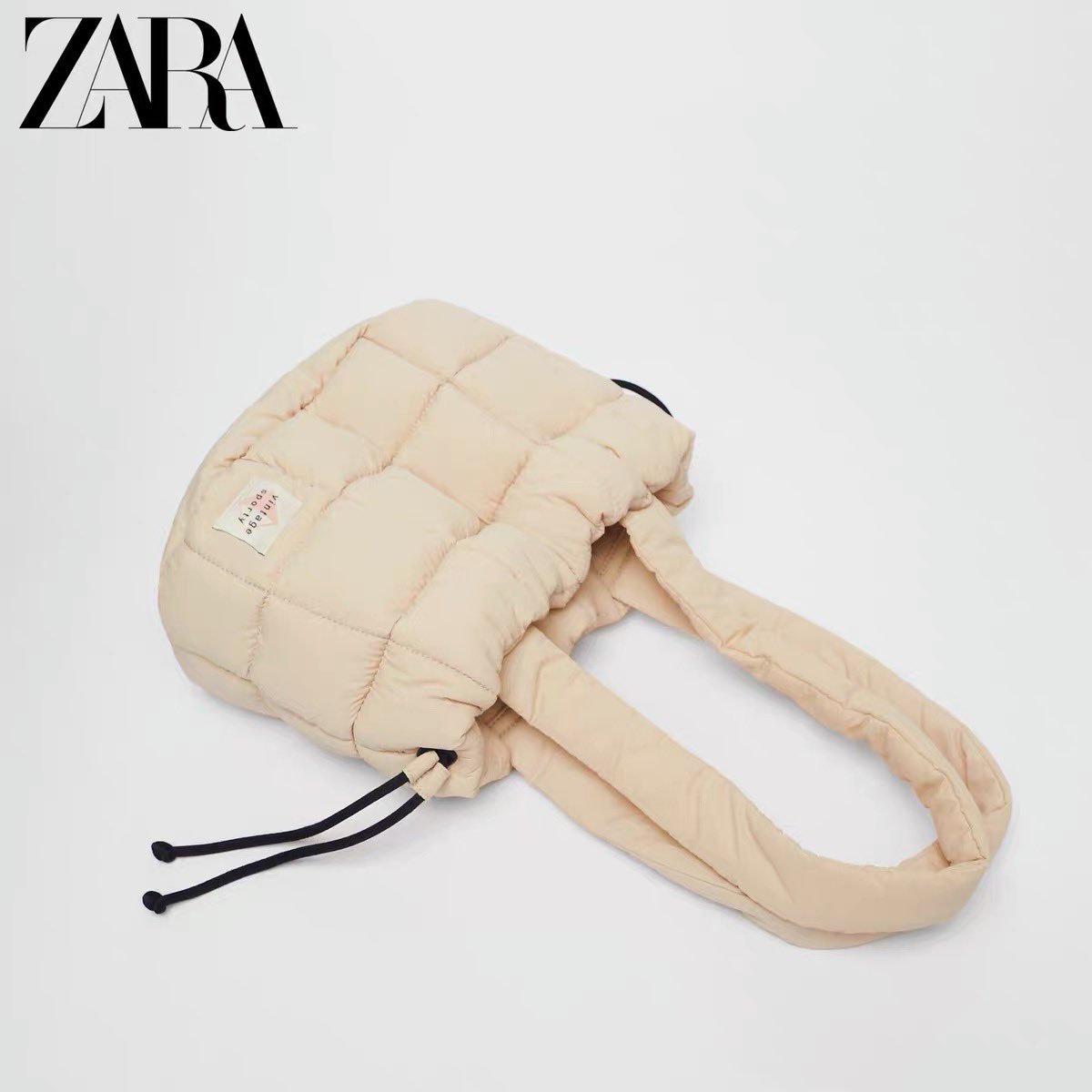 StudioFavorite's tweet photo. #พรีออเดอร์  🇨🇳 Shop Zara เซี่ยงไฮ้
กระเป๋า ZARA kids #งานตามหา ที่ไทย=Out of stock นะคะ

🧺ZARA Quilted Handbag🧺
Size : 20 x 28.5 x 13 (cm)
Color: สีเบจอ่อน

◛⁺⑅ ราคา 790 ฿

📦 ส่งฟรีลงทะเบียน 
แต่ถ้าจะส่งแบบ ems +30 บาท 

🛒 รอสินค้า 10 - 15 วัน (อัพเดตเรื่อยๆ ทาง dm นะคะ) https://t.co/5YRaiXcs1Z