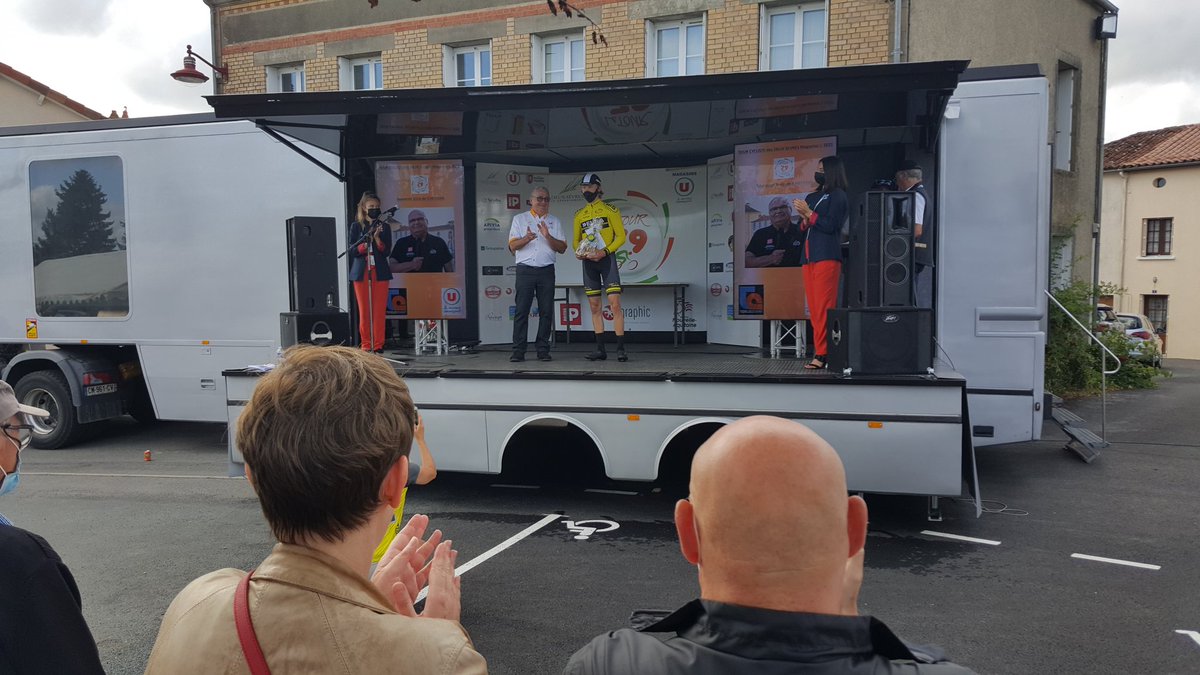tour79's tweet photo. #tour79 Retrouvez l'ensemble des podiums de la remise des prix ! 🏆🚴‍♀️🙌
Et les résultats et les classements sont sur @directvelo ! https://t.co/F9DeYZuW98
