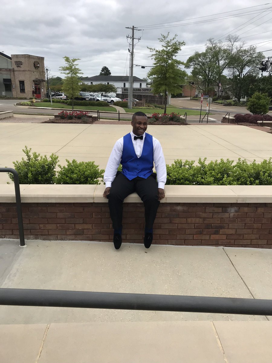 dbrooksdestroy6's tweet photo. #WhosWhoOfMSU 🥶Darius Brooks
😌Starkville, MS
📚Business administration
🎓 #MSU22
🐶I like to chill and meet new people so don’t be afraid to speak. 👻 sc: deebrooks2021 https://t.co/U6dhBBXJii