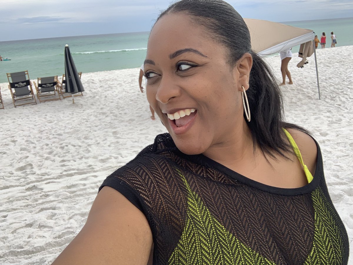 TheLSherieAlert's tweet photo. I bet this would’ve been done a lot faster had I just stayed in my lane and allowed God to lead me instead. 🤦🏽‍♀️ #Lessons #HeyHeart https://t.co/Hxl8ygrdGL
