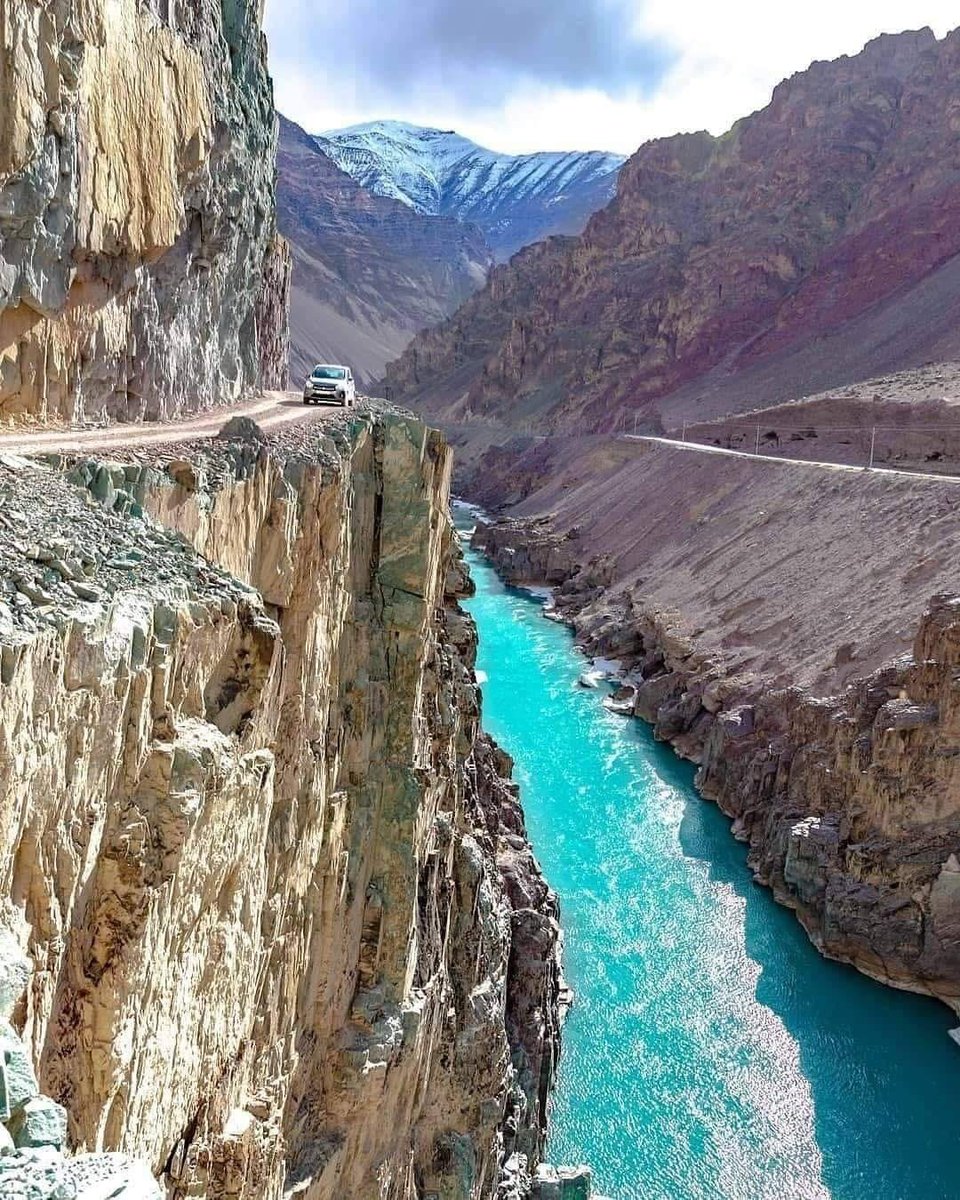 Beautiful & scary 🚗 Road Towards Skardu, GB Photo via: Northern Pakistan #BeautifulPakistan