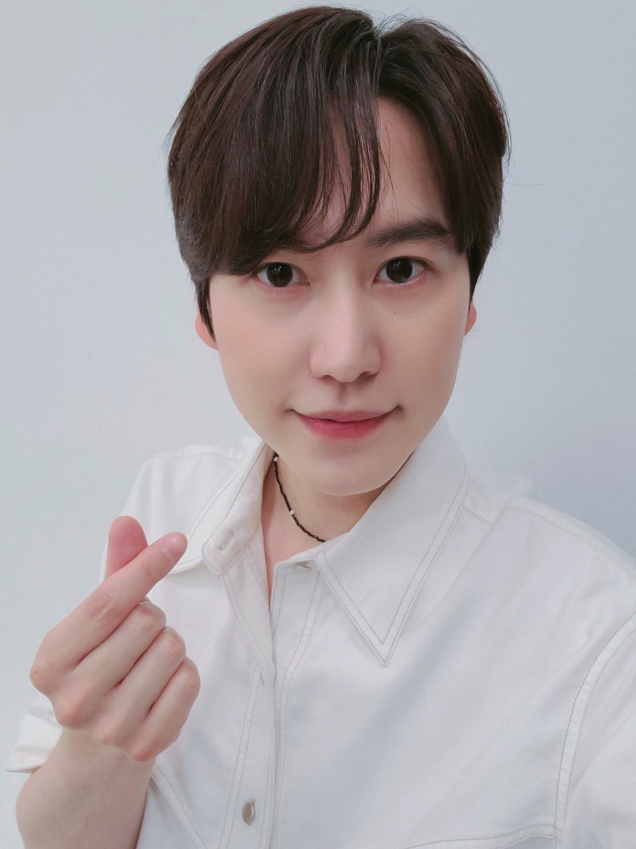 samkyusam's tweet photo. 셀카달인되셧어요..❤️‍🔥 https://t.co/Zgcut6Xqfb