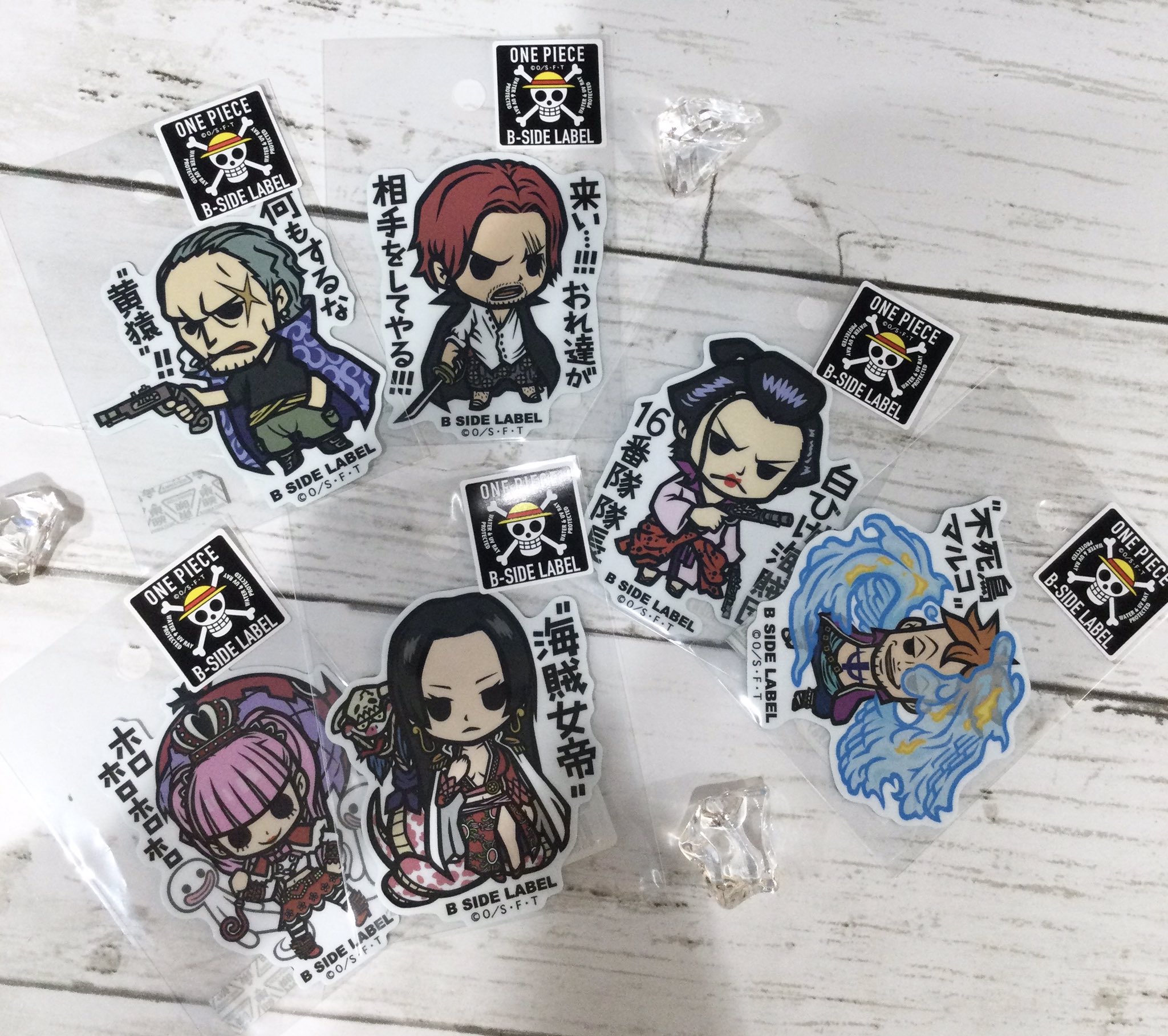One Piece 麦わらストア池袋店 再入荷 B Side Label ワンピースコラボステッカー シャンクス ベックマン マルコ イゾウ ハンコック ペローナ 各385円 税込 好評発売中 麦わらストア Onepiece T Co 9gguwnjche Twitter