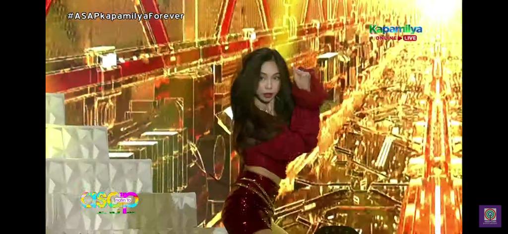 MMEofc's tweet photo. Maymay's on fire in the dancefloor.

OurMAYMAY LingGotTheMoves 
@maymayentrata07
#ASAPKapamilyaForever https://t.co/DW3ujD7qu5