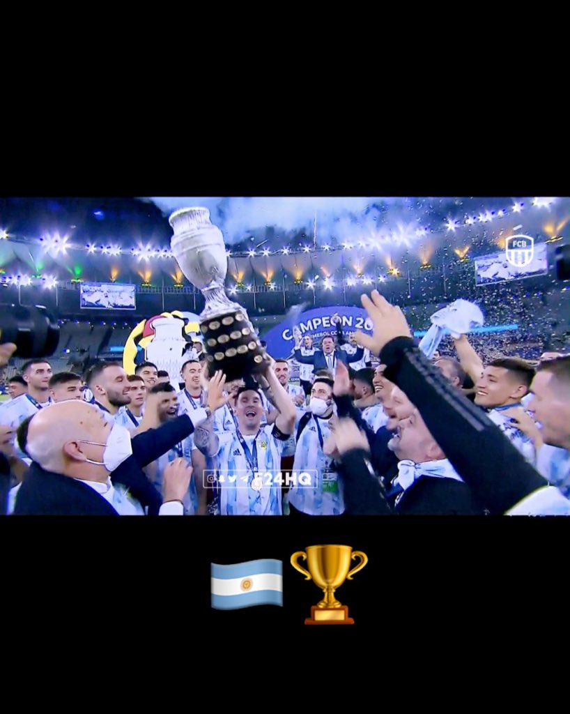 ليو.💙
ارفعها يا متعة الملاين!💙🇦🇷🏆
ارفعها يا سيد أسياد الاعبين.💙🇦🇷🏆